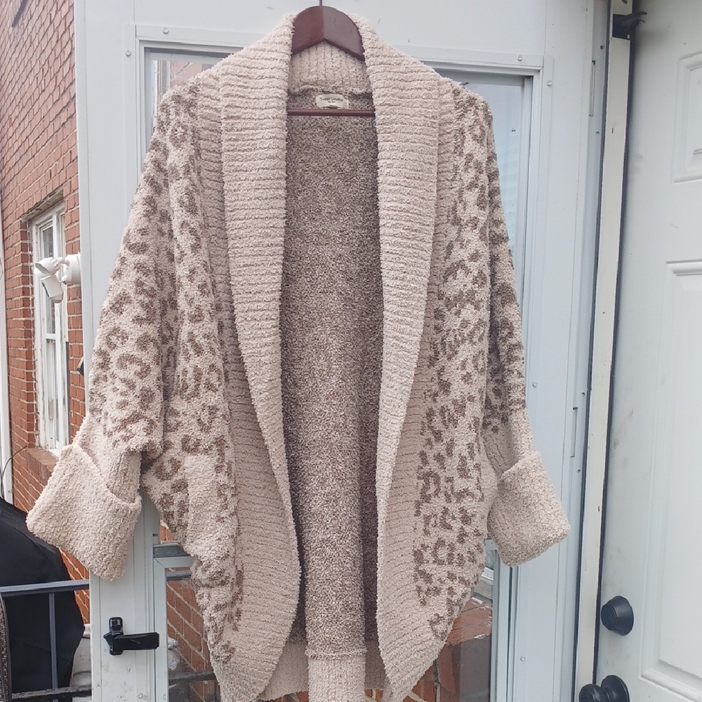 Elegant Beige Patterned Cardigan